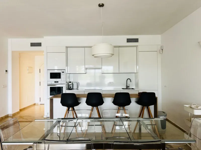 3-bedroom beachfront apartment – Palm Beach, Marbella