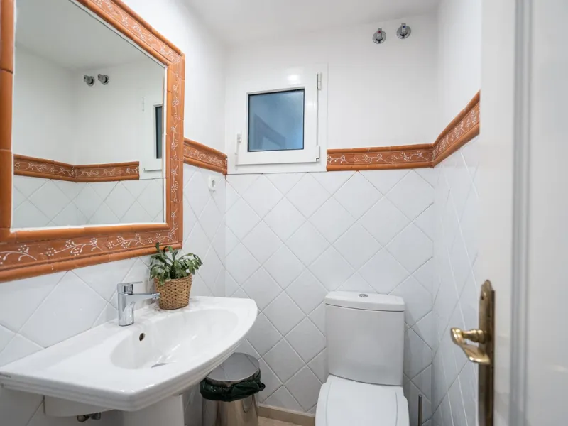 3-bedroom beachfront apartment – Palm Beach, Marbella