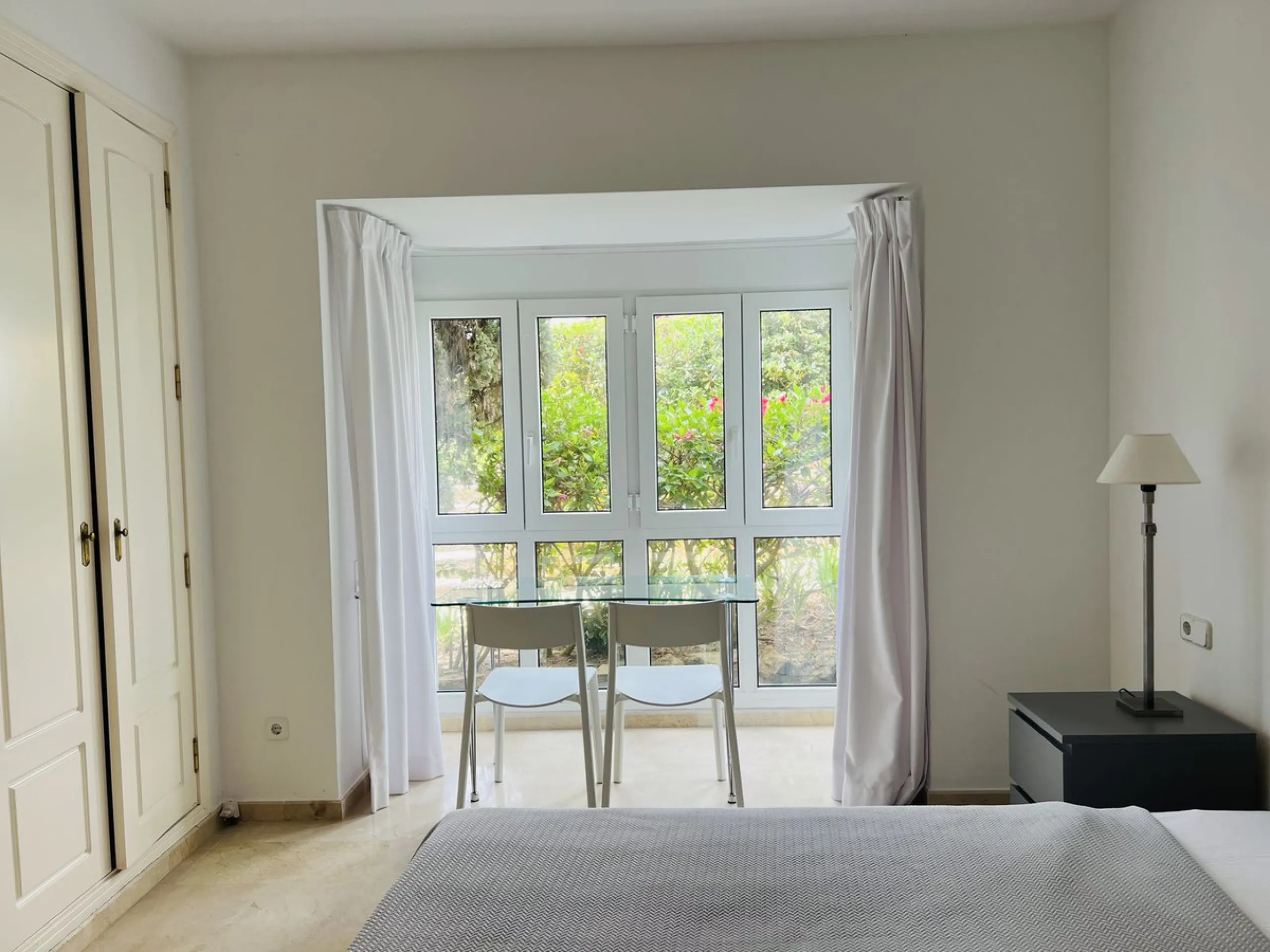 3-bedroom beachfront apartment – Palm Beach, Marbella