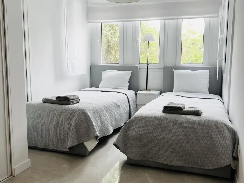 3-bedroom beachfront apartment – Palm Beach, Marbella