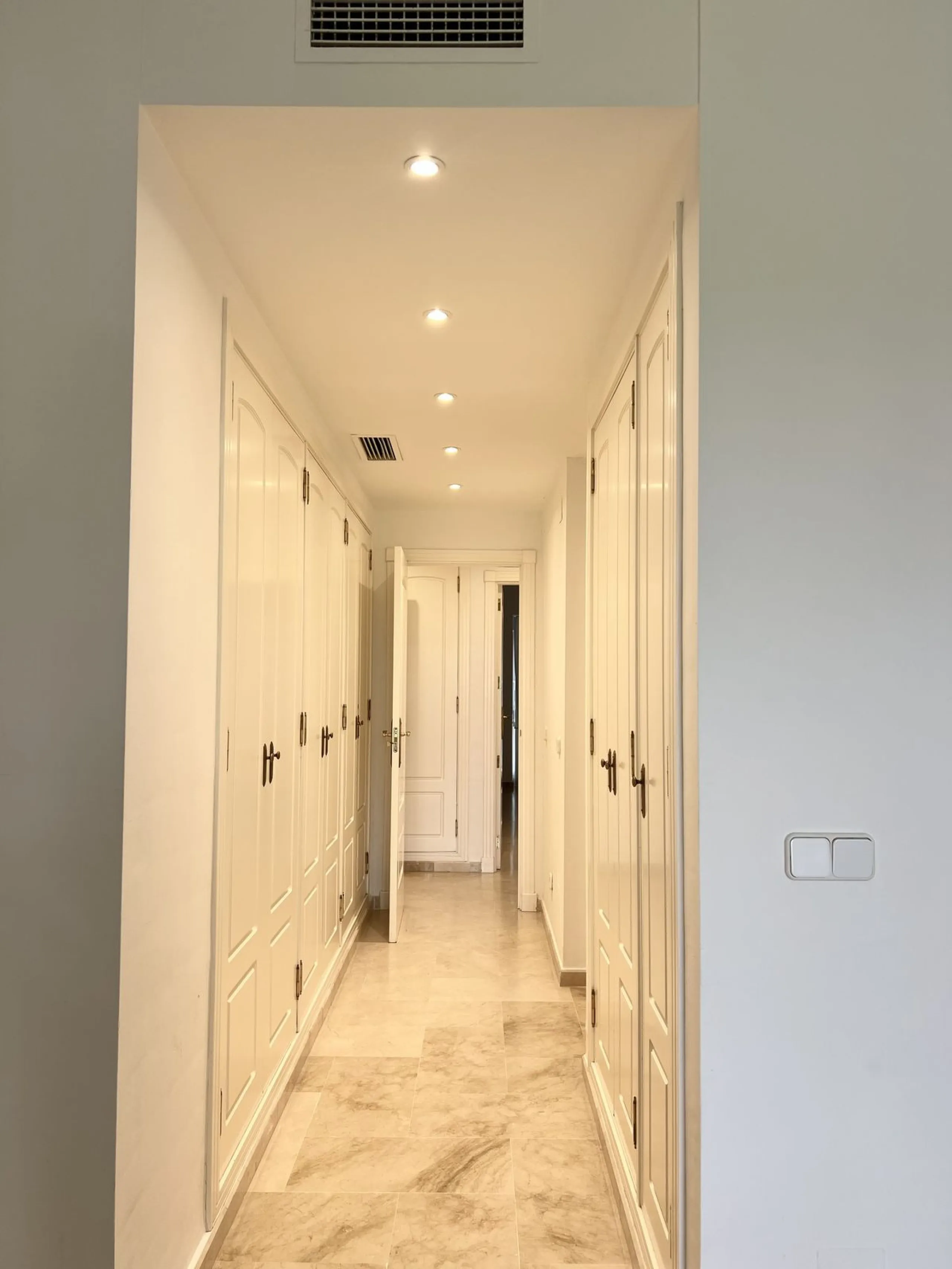 3-bedroom beachfront apartment – Palm Beach, Marbella