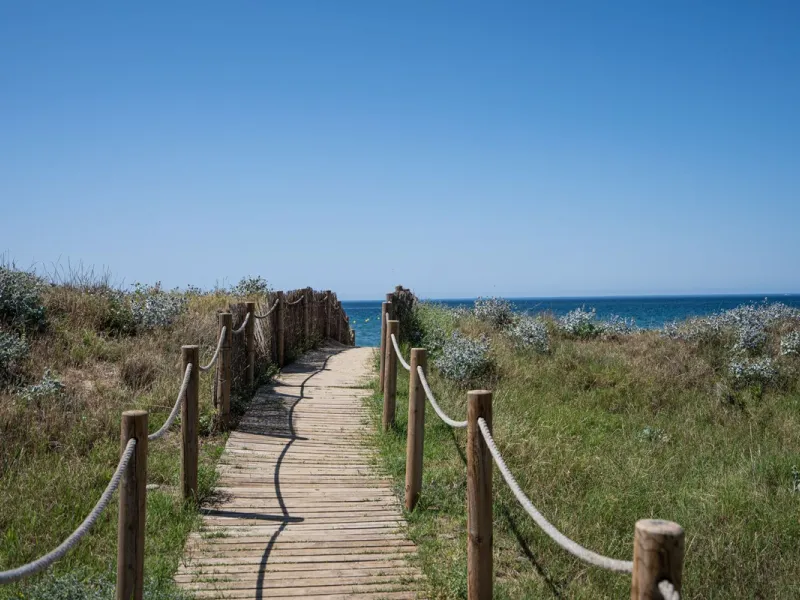 3-bedroom beachfront apartment – Palm Beach, Marbella