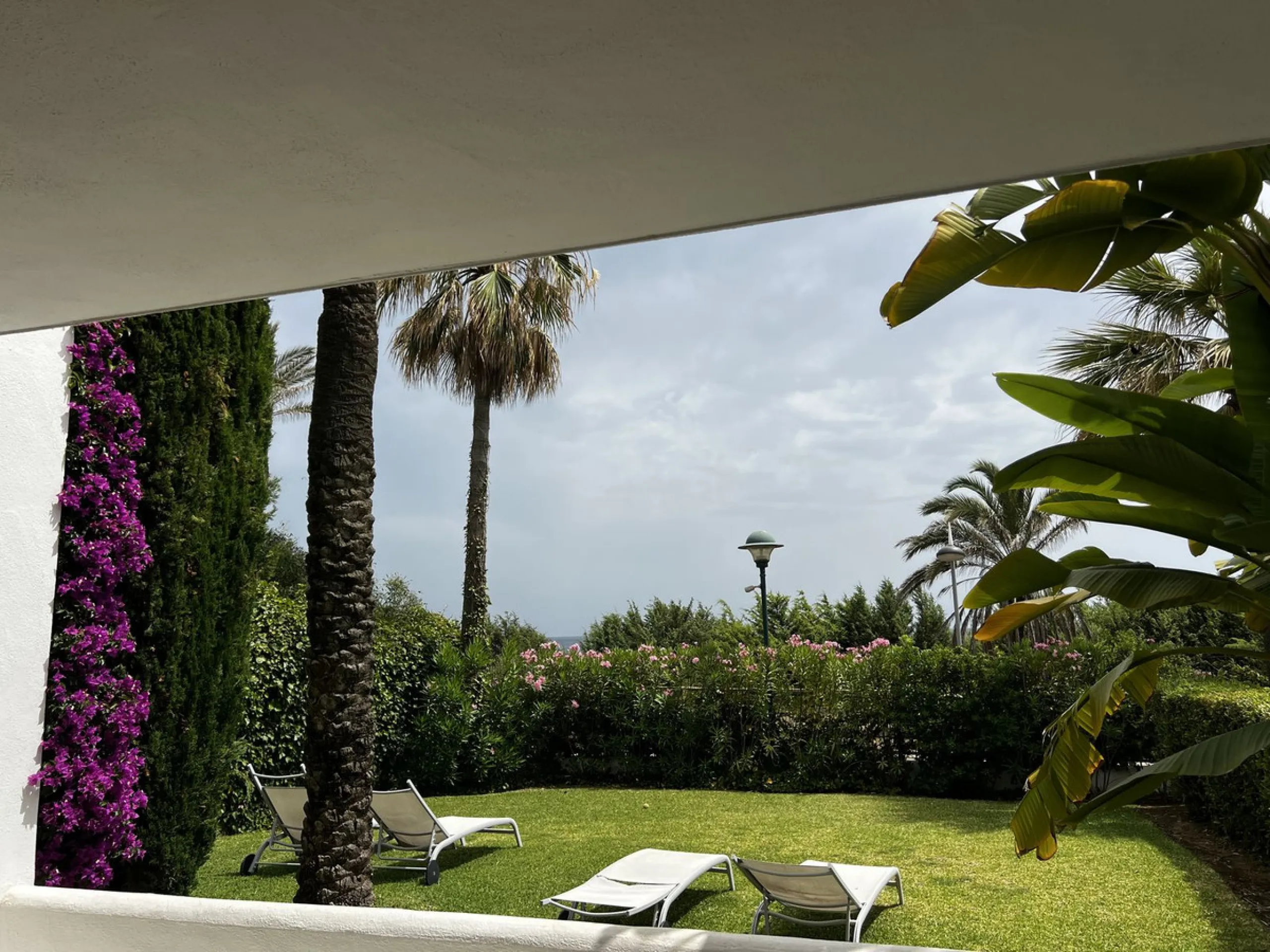 3-bedroom beachfront apartment – Palm Beach, Marbella