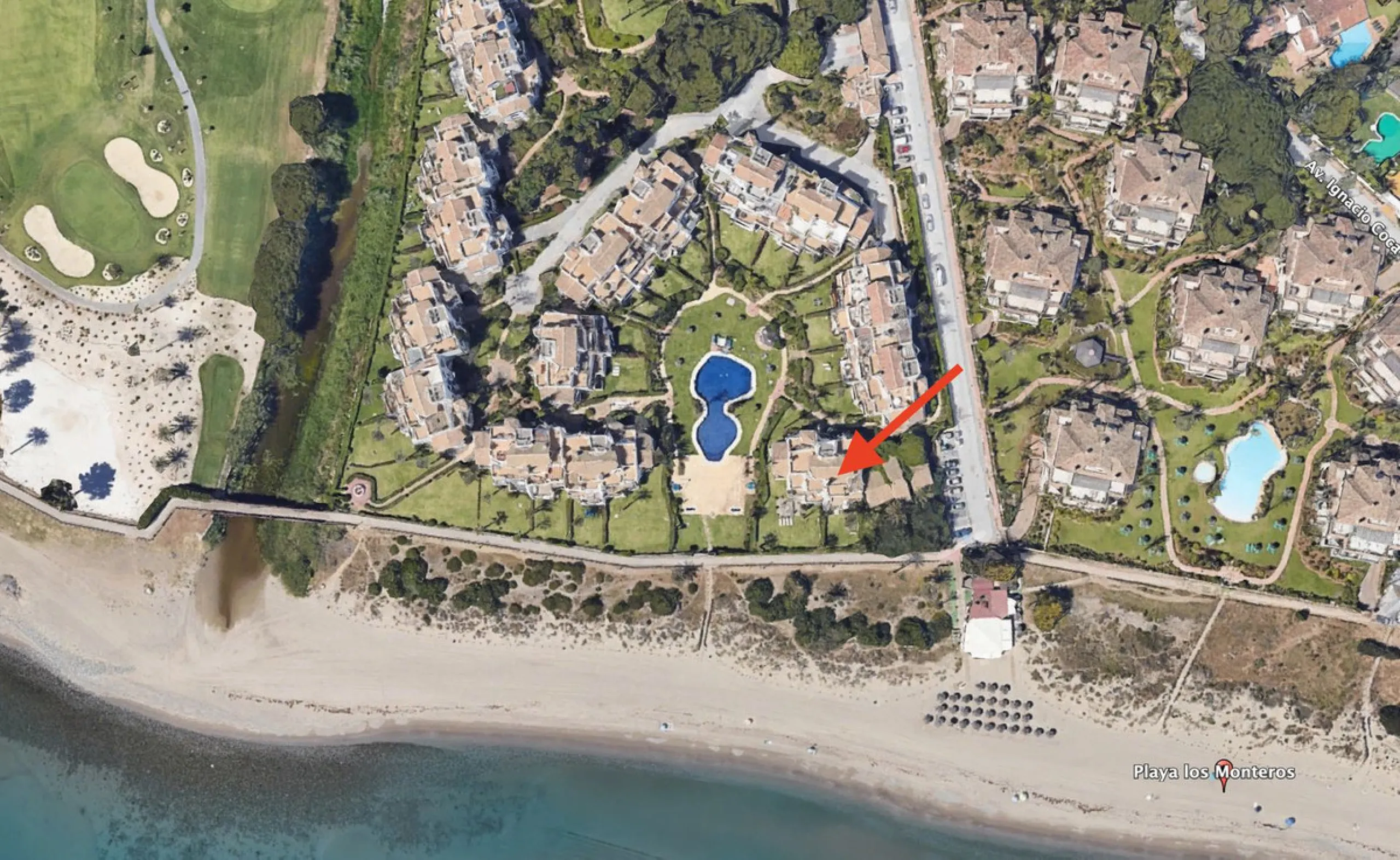 3-bedroom beachfront apartment – Palm Beach, Marbella