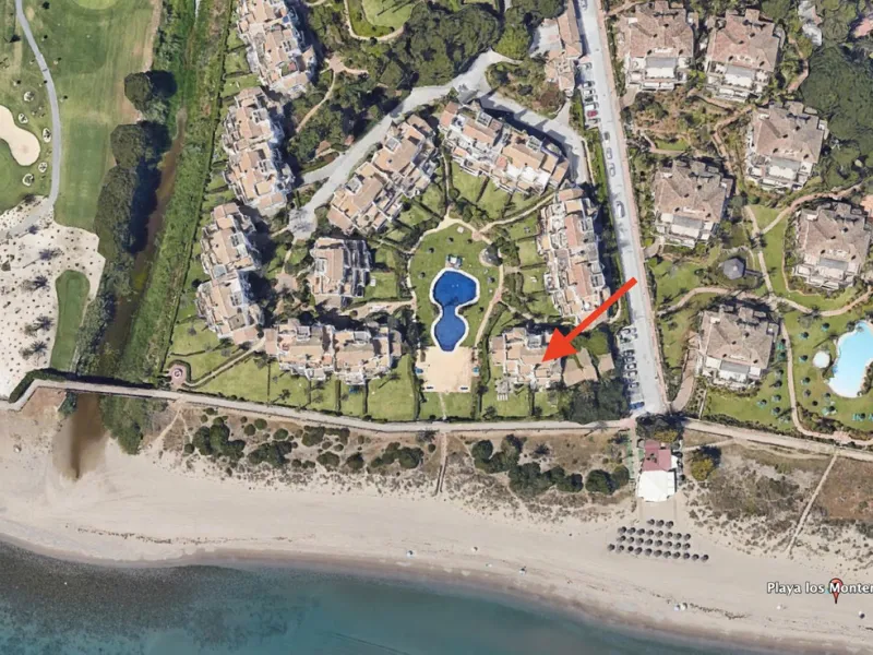3-bedroom beachfront apartment – Palm Beach, Marbella
