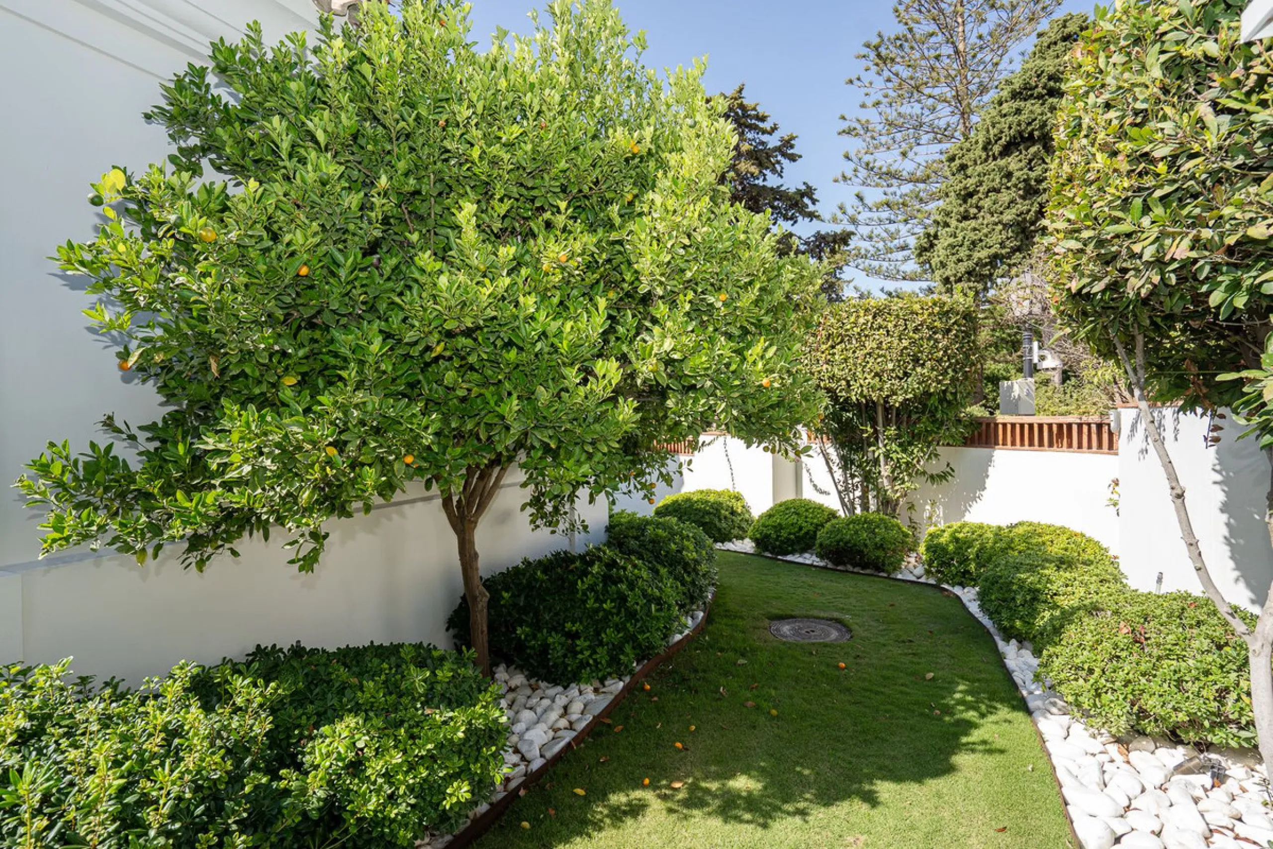 Elegant Andalusian-Style Villa in Prestigious Guadalmina Baja