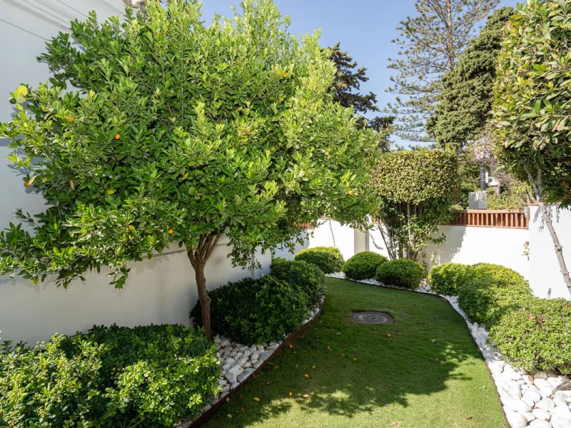 Elegant Andalusian-Style Villa in Prestigious Guadalmina Baja