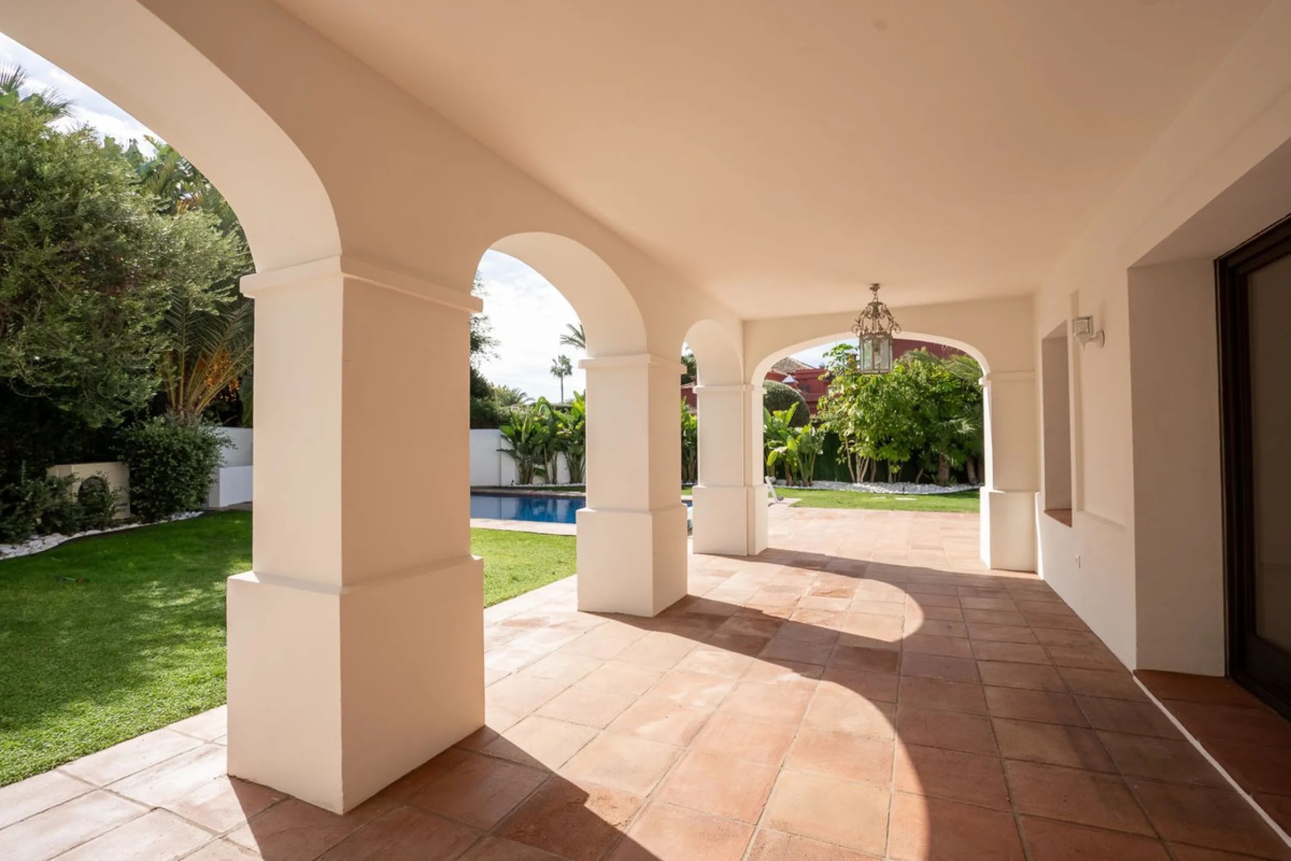 Elegant Andalusian-Style Villa in Prestigious Guadalmina Baja