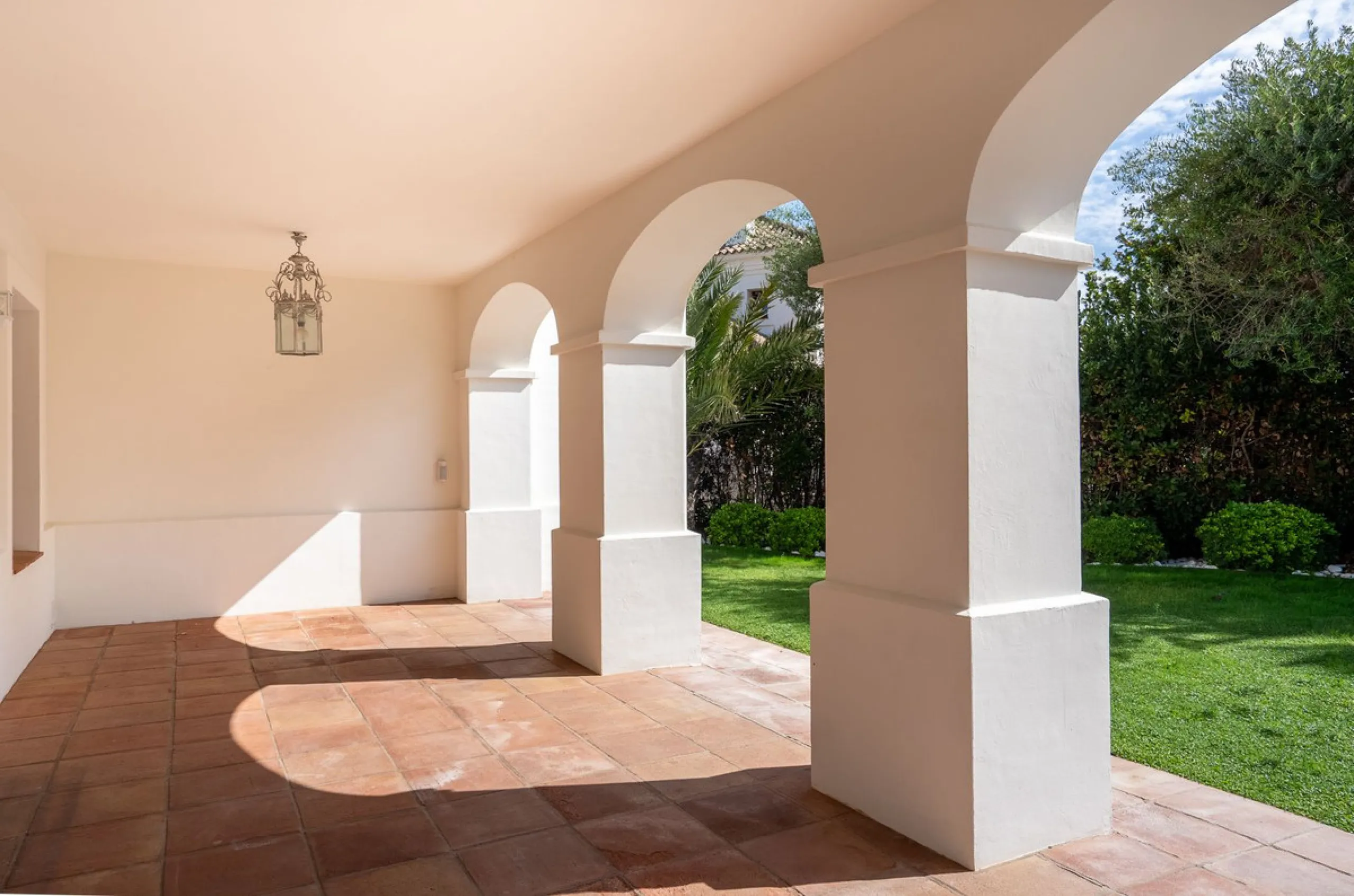 Elegant Andalusian-Style Villa in Prestigious Guadalmina Baja
