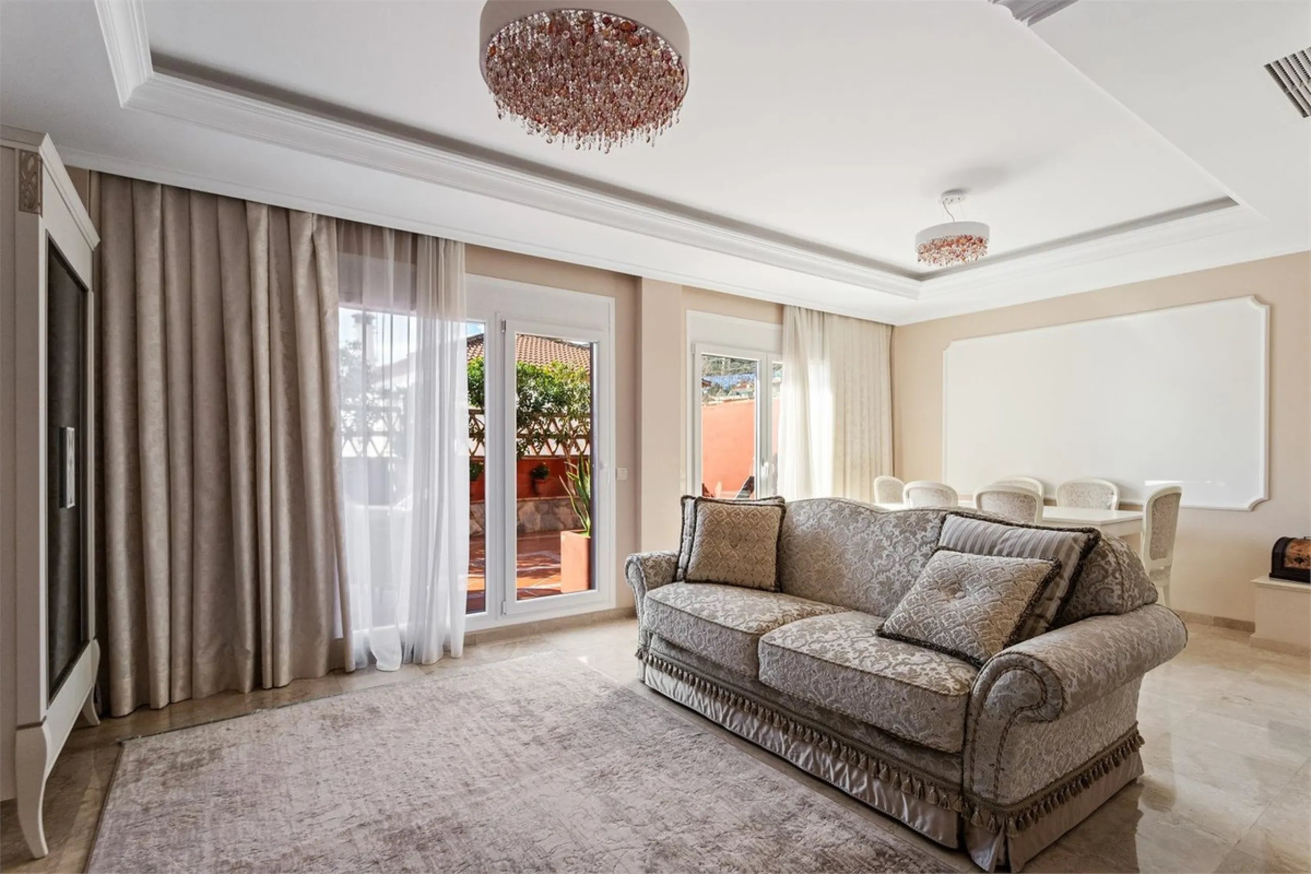 Magnificent renovated townhouse in Arroyo de la Miel, Benalmádena.