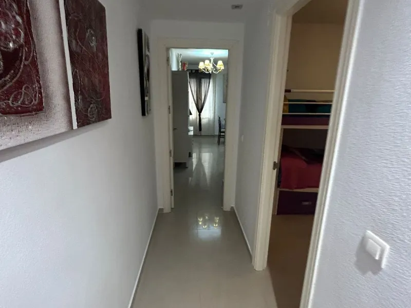 Ground floor apartment for sale, 66 m², in Fuengirola, Málaga. This apartment is just 100 meters from El Galgo beach (port area) and 100 meters from the heart of Fuengirola (Plaza La Constitución). It enjoys a prime location surrounded by shops, restauran