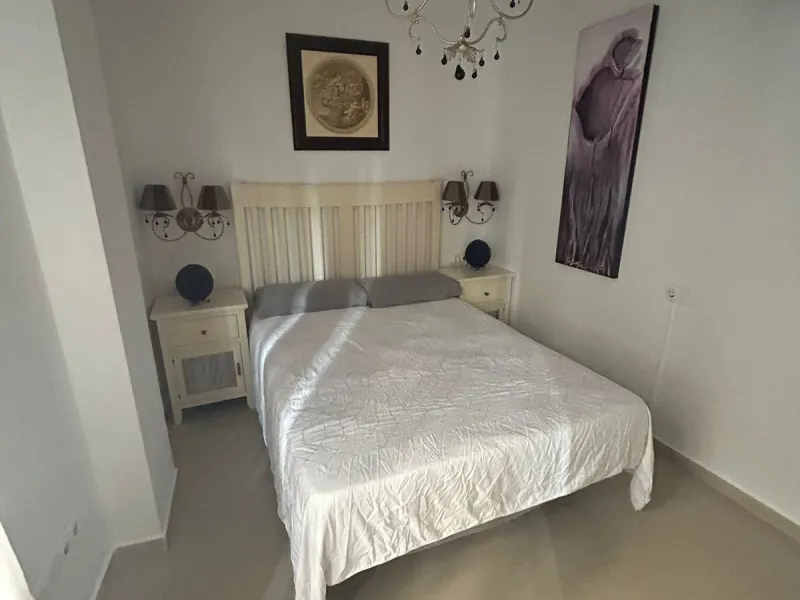Ground floor apartment for sale, 66 m², in Fuengirola, Málaga. This apartment is just 100 meters from El Galgo beach (port area) and 100 meters from the heart of Fuengirola (Plaza La Constitución). It enjoys a prime location surrounded by shops, restauran
