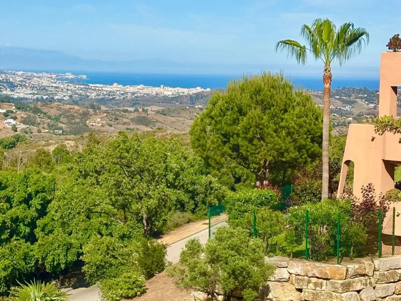 Immaculate three bedroom duplex penthouse with the most outstanding panoramic views to sea and mountains..