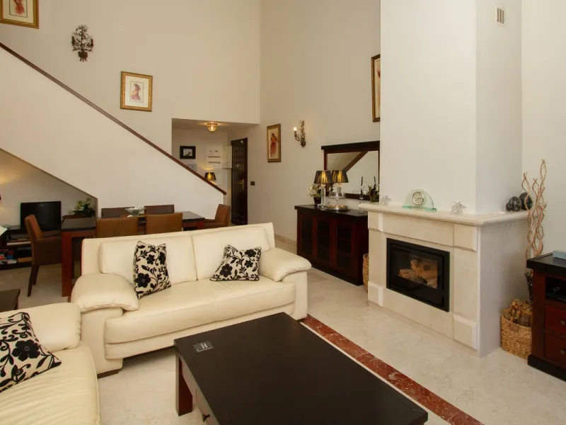 Immaculate three bedroom duplex penthouse with the most outstanding panoramic views to sea and mountains..