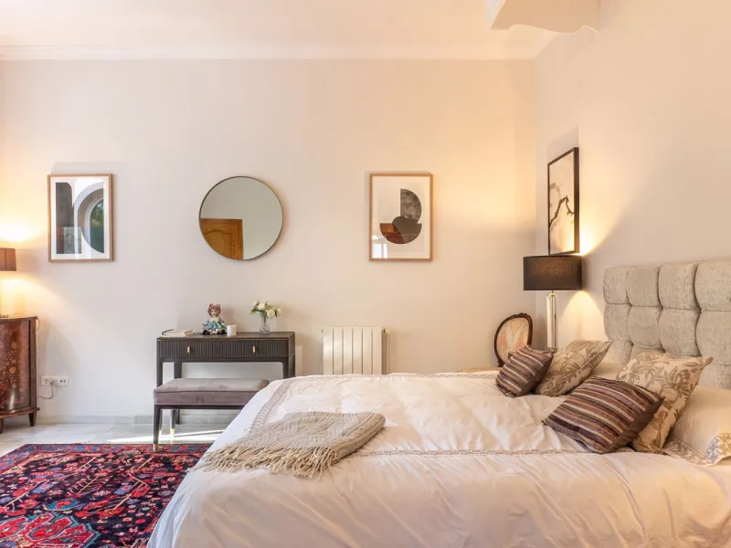 House - Detached Villa в продаже в Estepona, Málaga. В доме 5 спален и 6 ванных комнат. Площадь дома 539 м². Площадь участка 1275 м²
