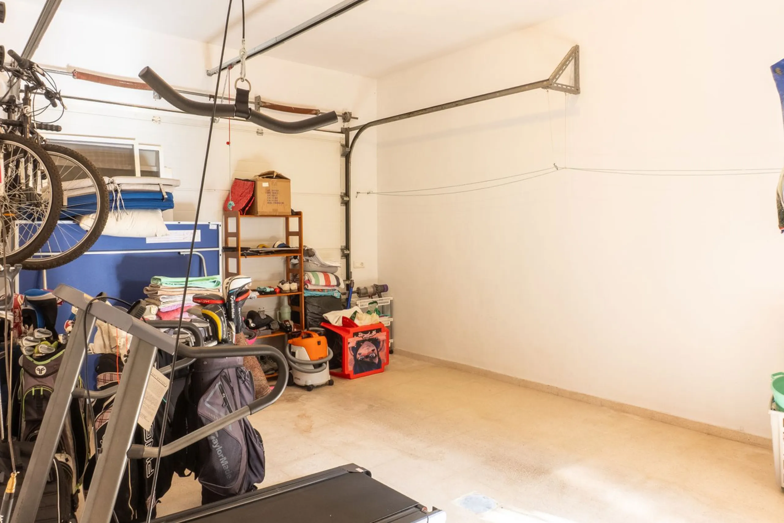 House - Detached Villa в продаже в Estepona, Málaga. В доме 5 спален и 6 ванных комнат. Площадь дома 539 м². Площадь участка 1275 м²