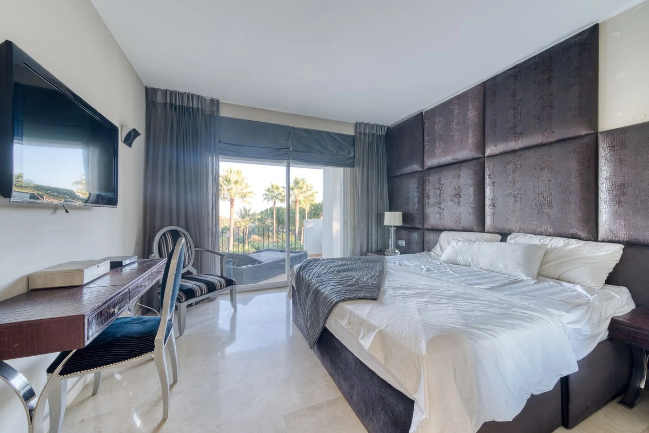 Expansive Mountain and Sea View Apartment Near Golf Valley | Marbella