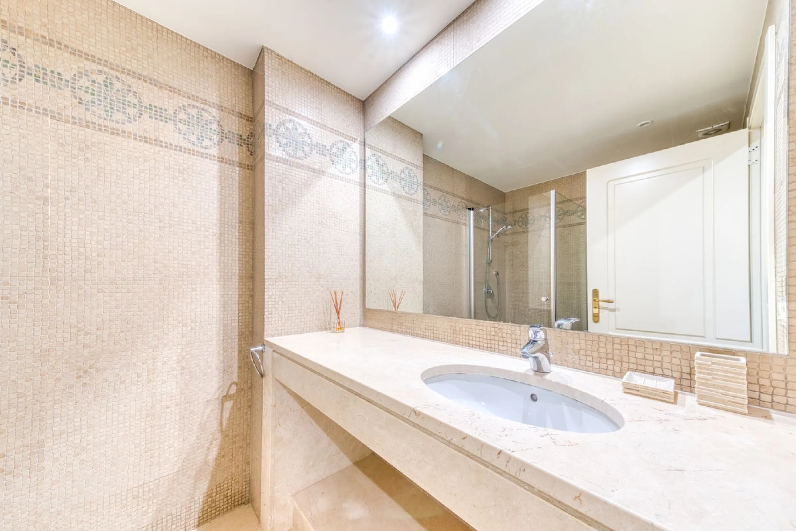 Expansive Mountain and Sea View Apartment Near Golf Valley | Marbella