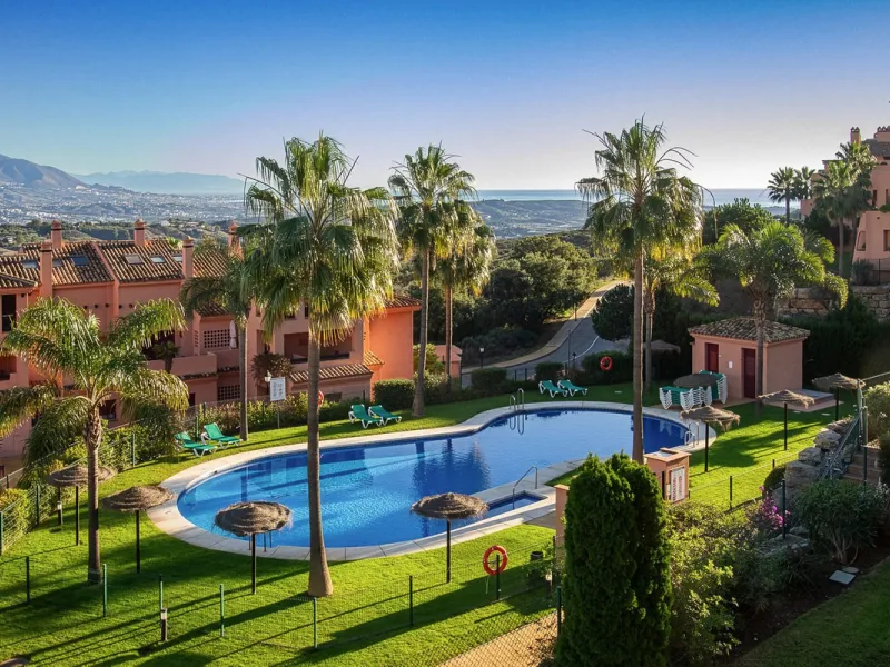 Immaculate three bedroom duplex penthouse with the most outstanding panoramic views to sea and mountains..