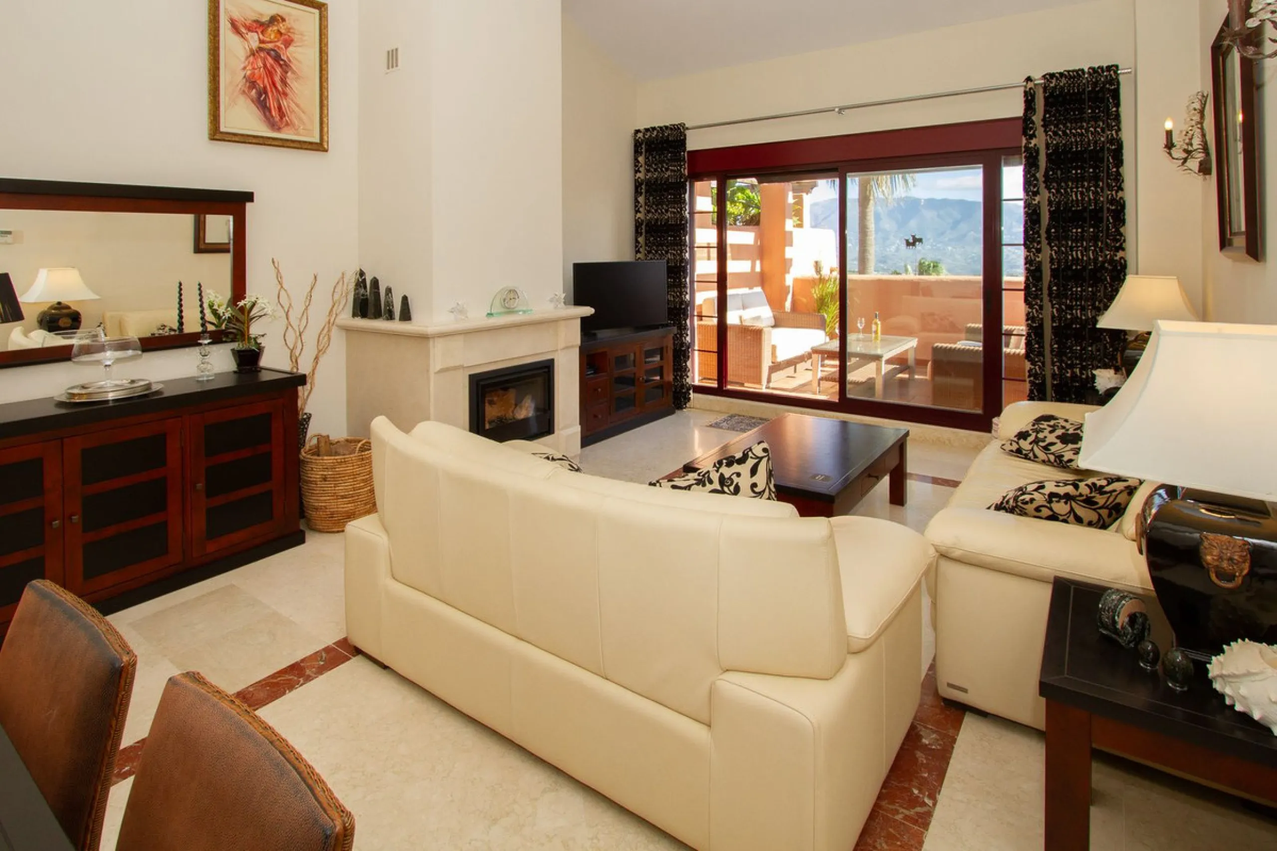Immaculate three bedroom duplex penthouse with the most outstanding panoramic views to sea and mountains..
