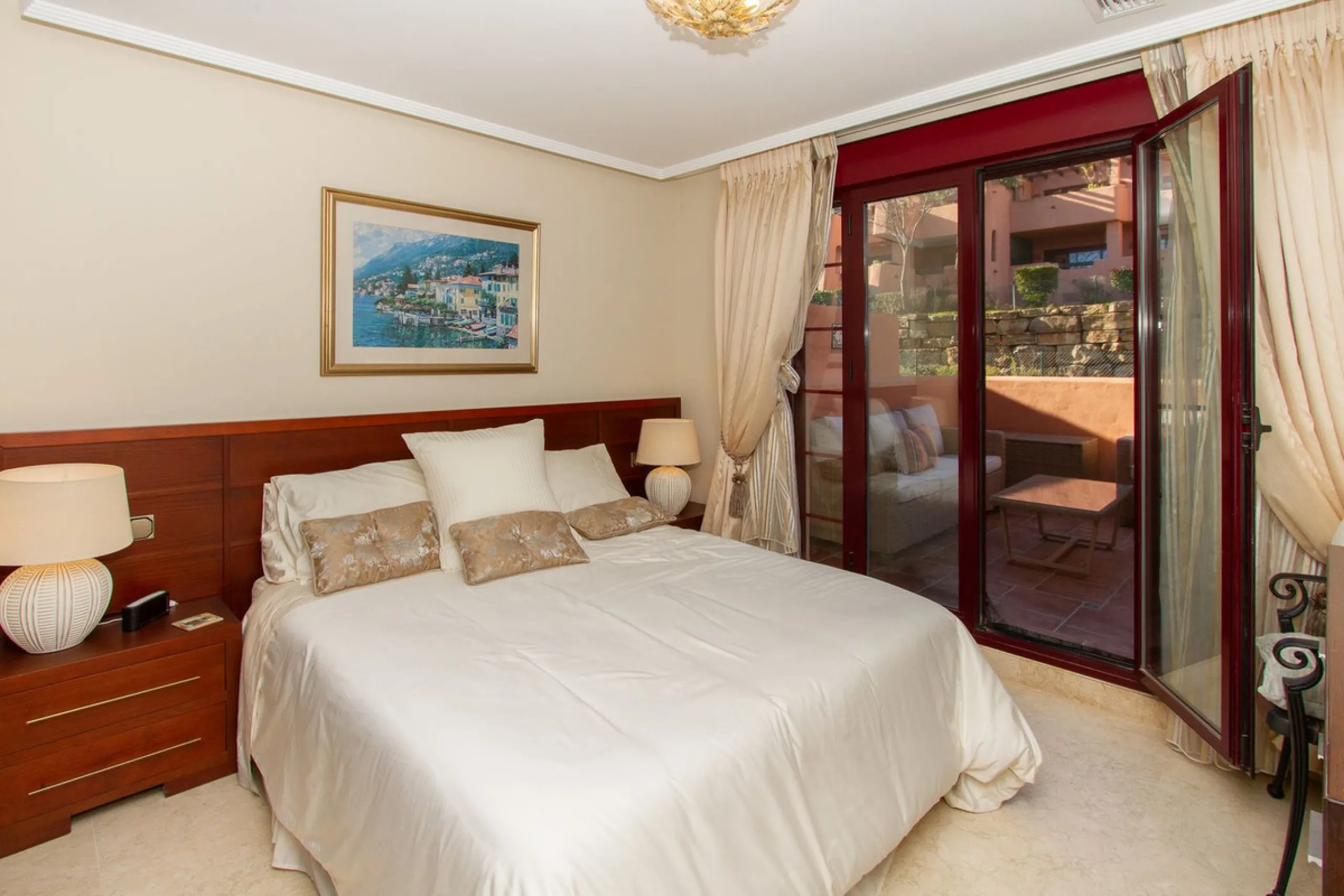 Immaculate three bedroom duplex penthouse with the most outstanding panoramic views to sea and mountains..