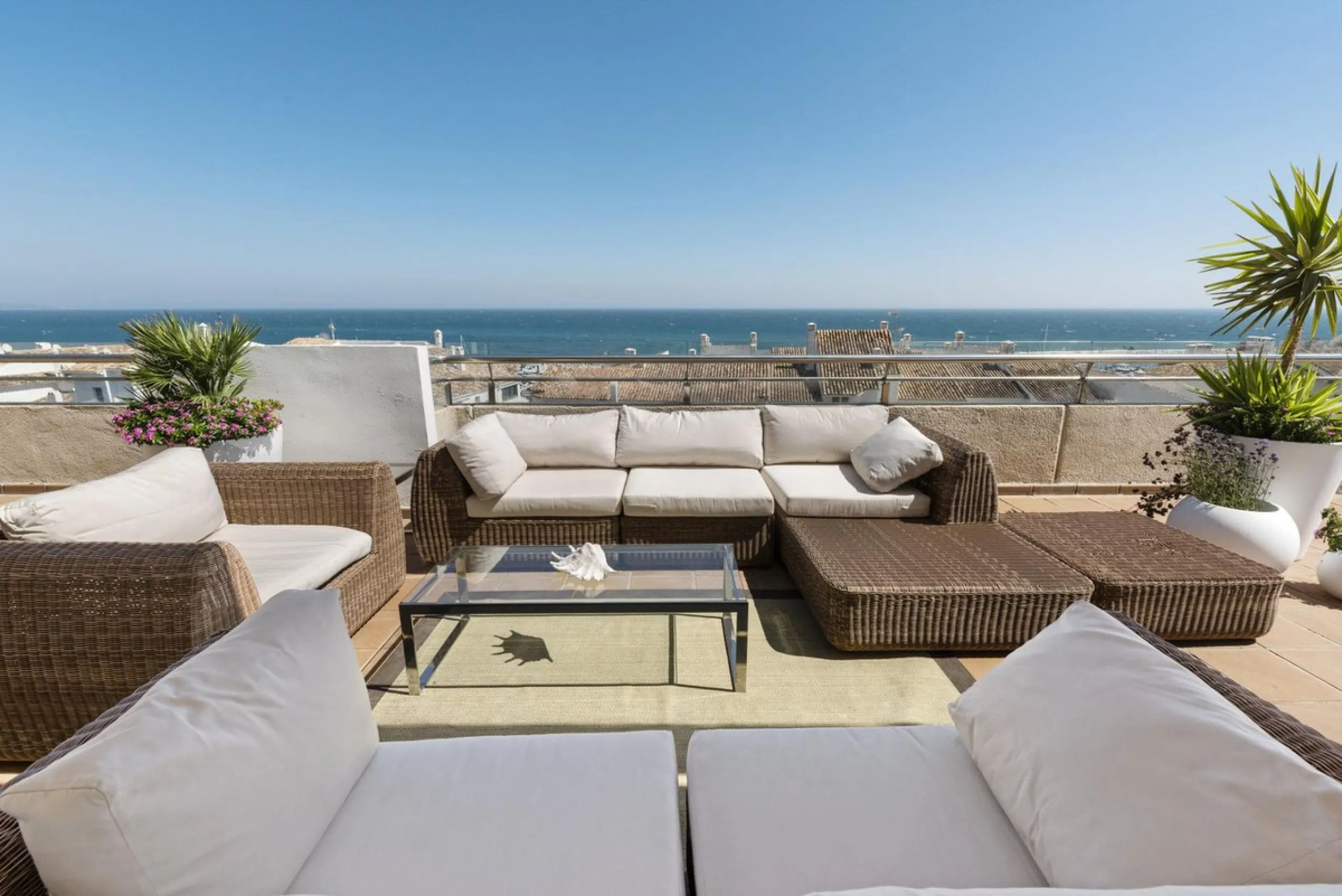 !Discover one of a kind exquisite Penthouse!,