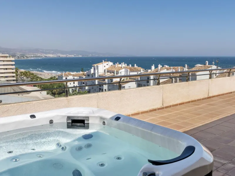 !Discover one of a kind exquisite Penthouse!,