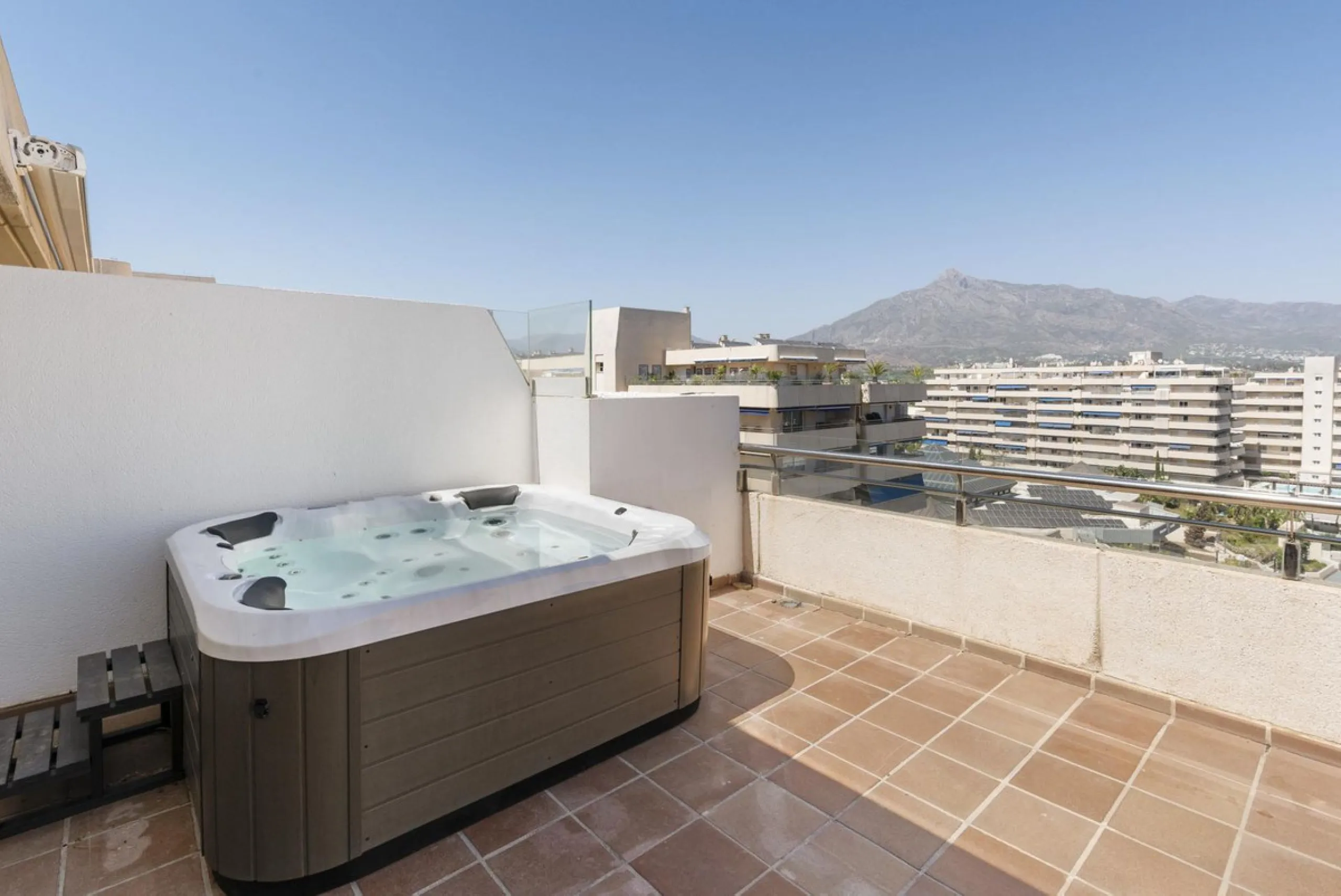 !Discover one of a kind exquisite Penthouse!,