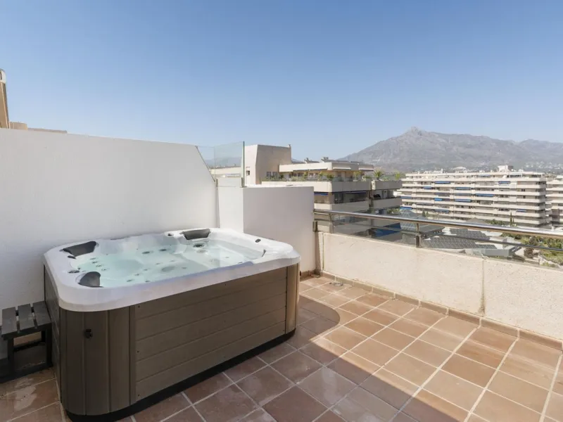 !Discover one of a kind exquisite Penthouse!,