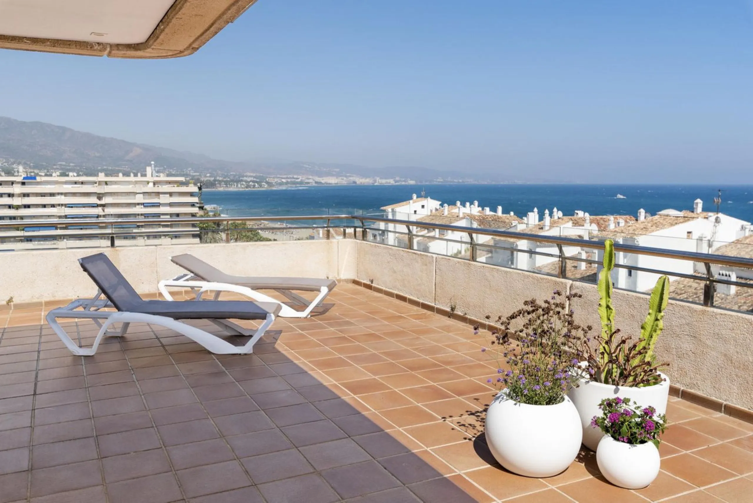 !Discover one of a kind exquisite Penthouse!,