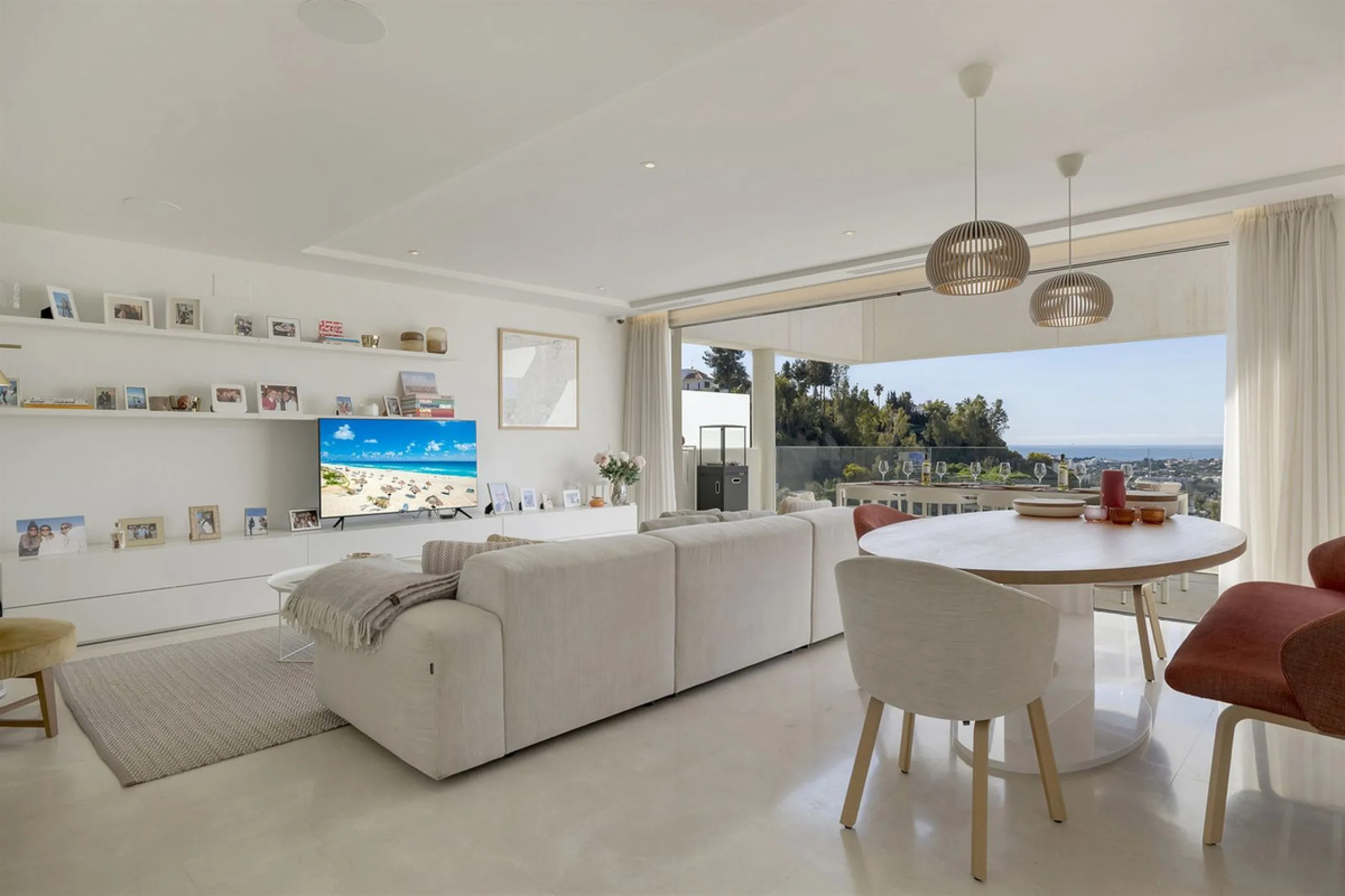 ICONIC SOUTH-FACING DUPLEX PENTHOUSE WITH PRIVATE SOLARIUM & POOL FOR SALE