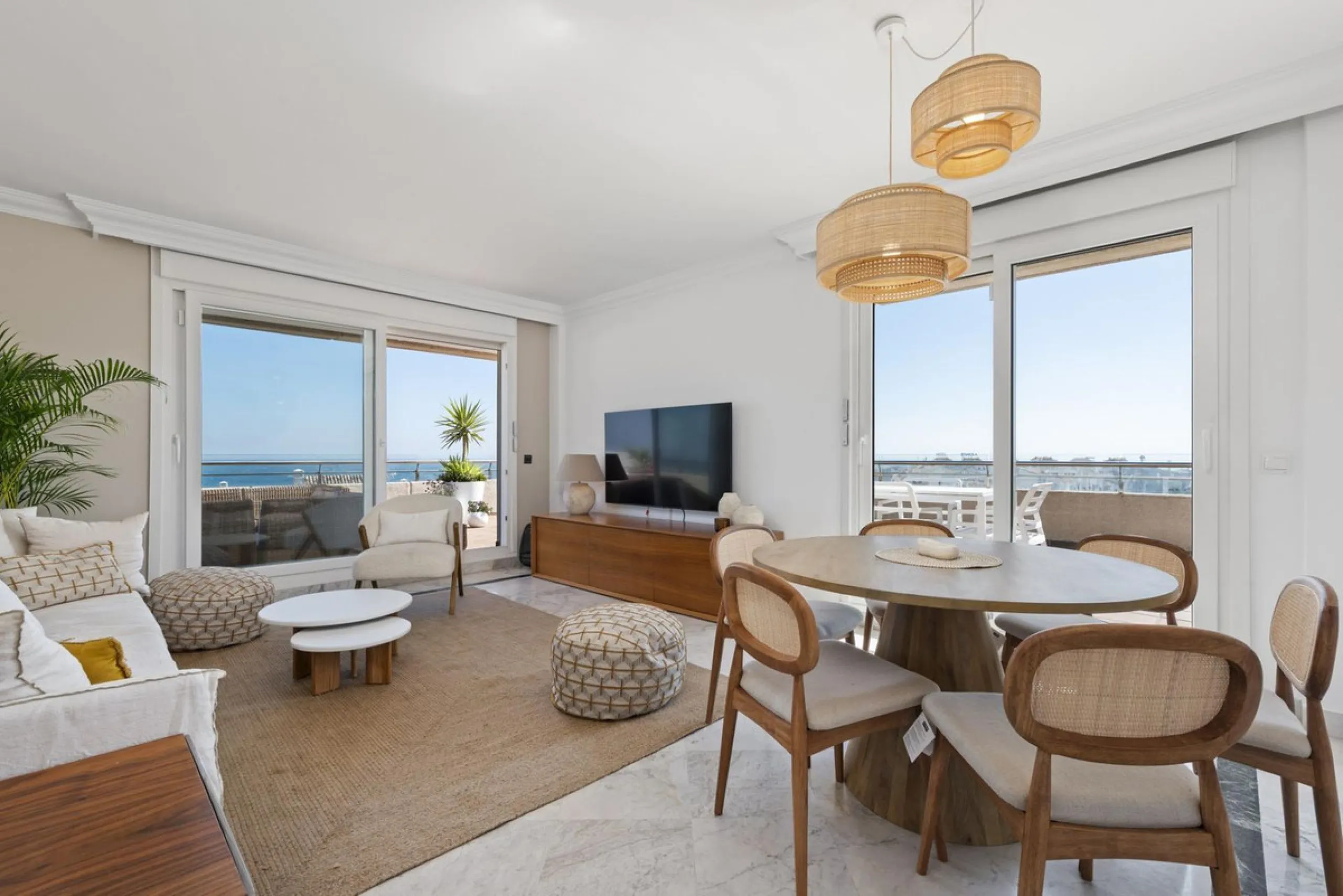 !Discover one of a kind exquisite Penthouse!,