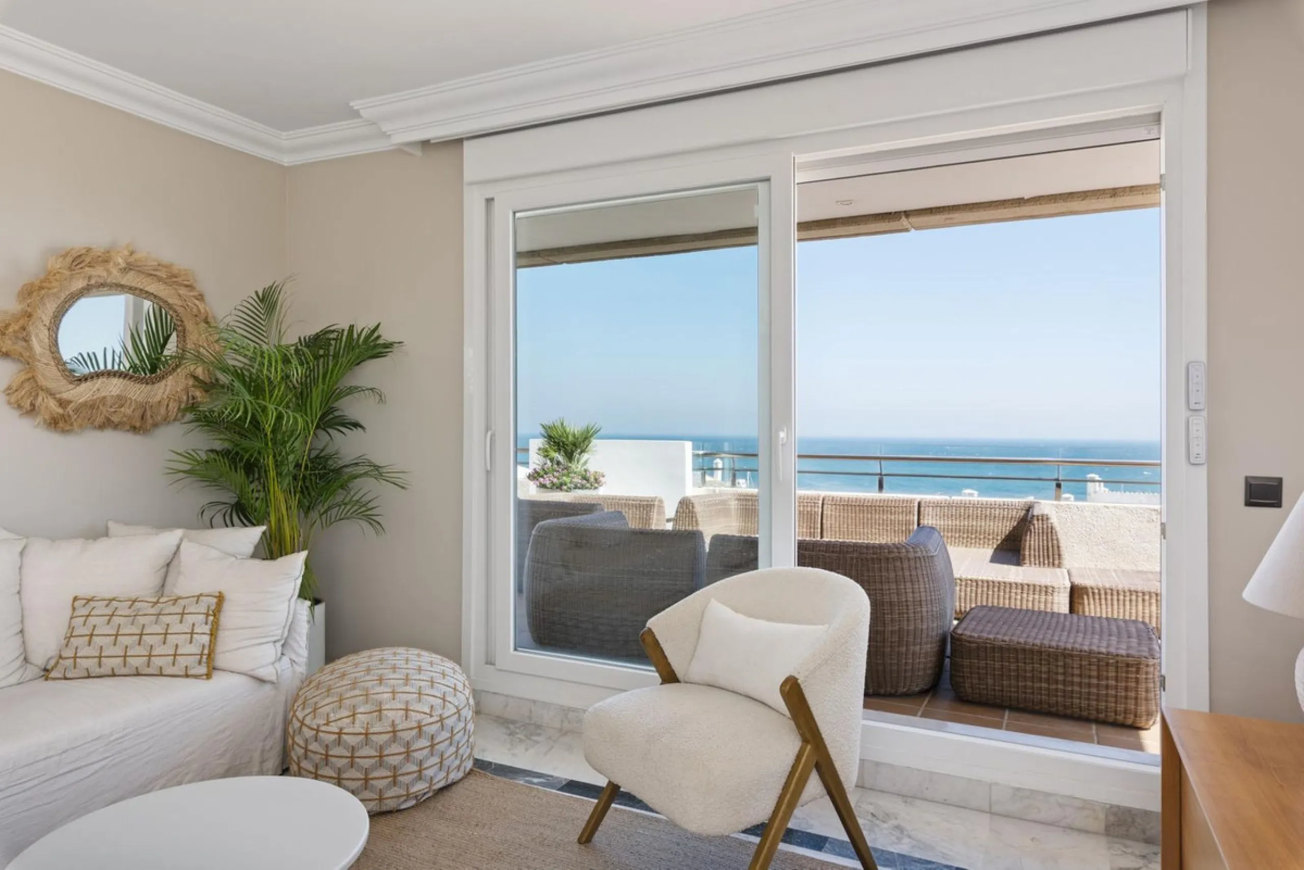 !Discover one of a kind exquisite Penthouse!,