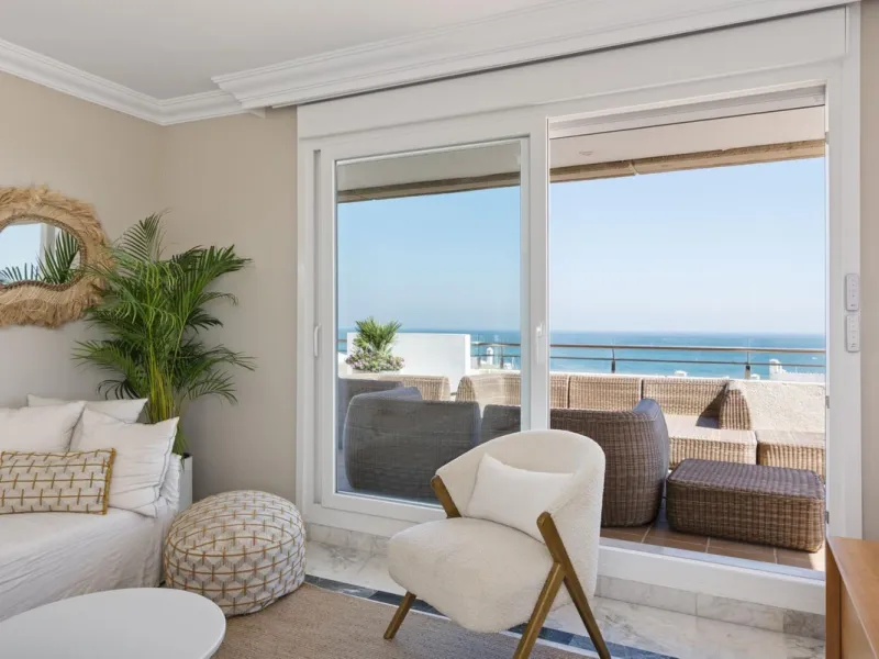 !Discover one of a kind exquisite Penthouse!,