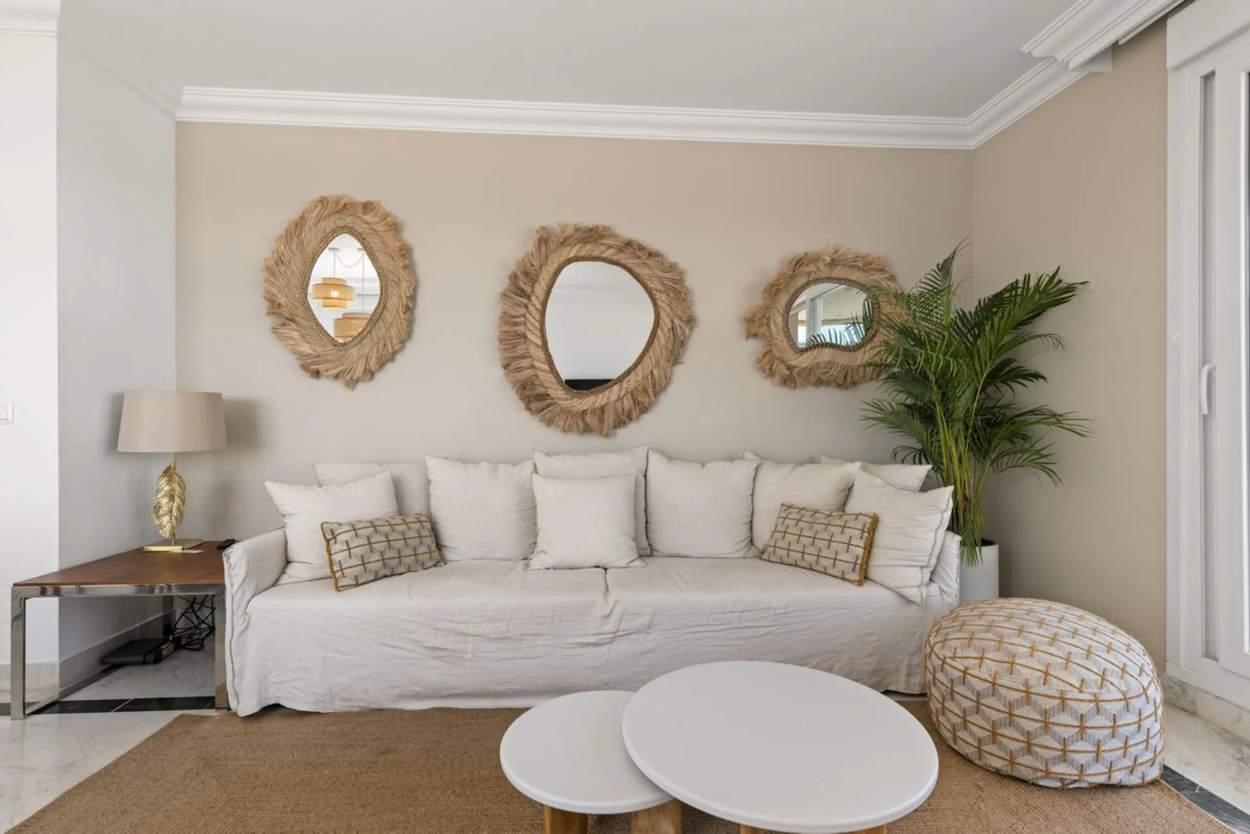 !Discover one of a kind exquisite Penthouse!,