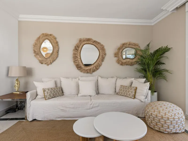 !Discover one of a kind exquisite Penthouse!,