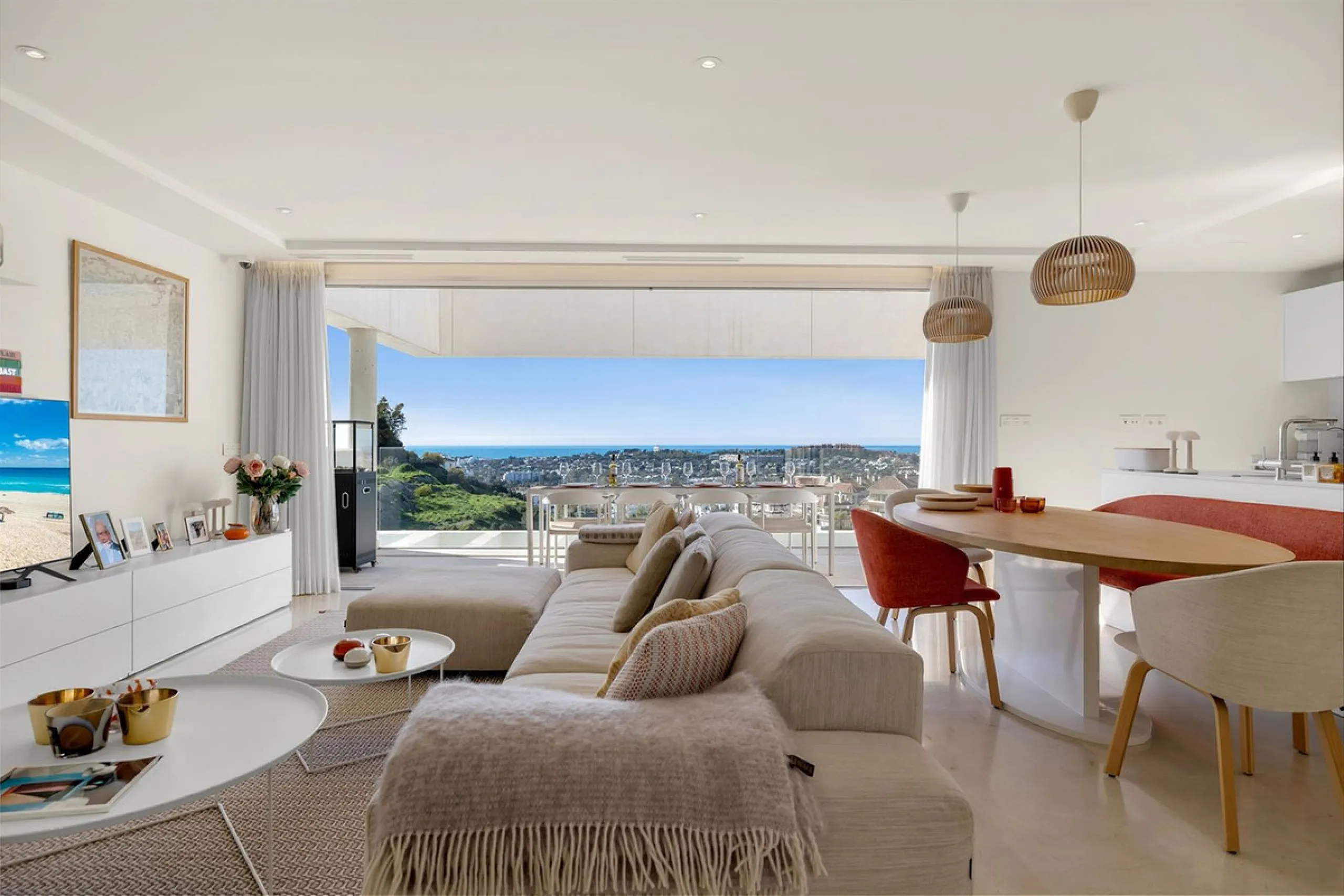 ICONIC SOUTH-FACING DUPLEX PENTHOUSE WITH PRIVATE SOLARIUM & POOL FOR SALE