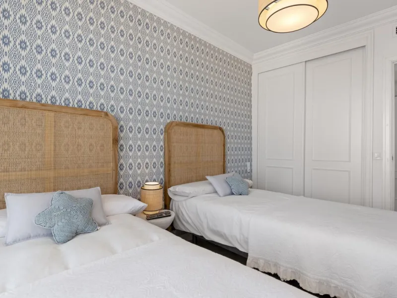 !Discover one of a kind exquisite Penthouse!,