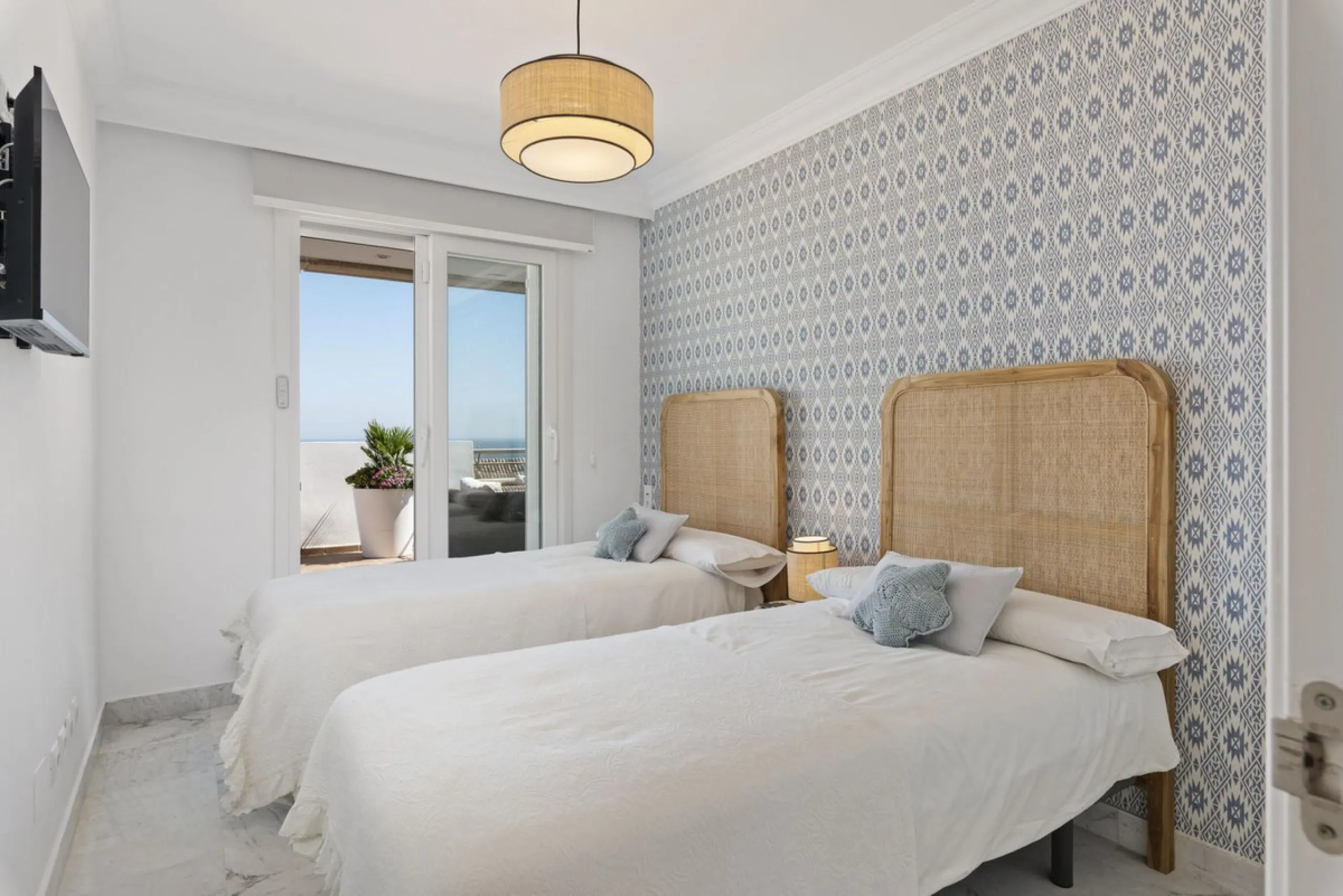 !Discover one of a kind exquisite Penthouse!,