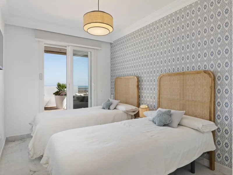 !Discover one of a kind exquisite Penthouse!,