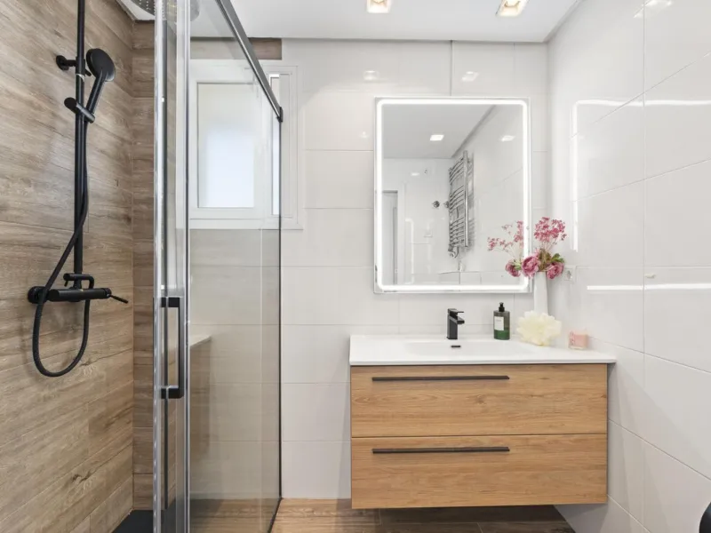 !Discover one of a kind exquisite Penthouse!,
