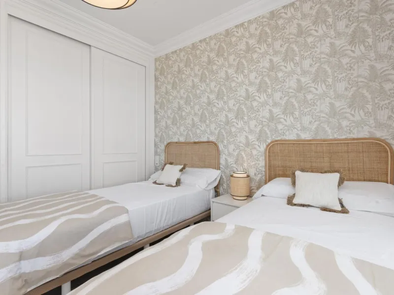!Discover one of a kind exquisite Penthouse!,