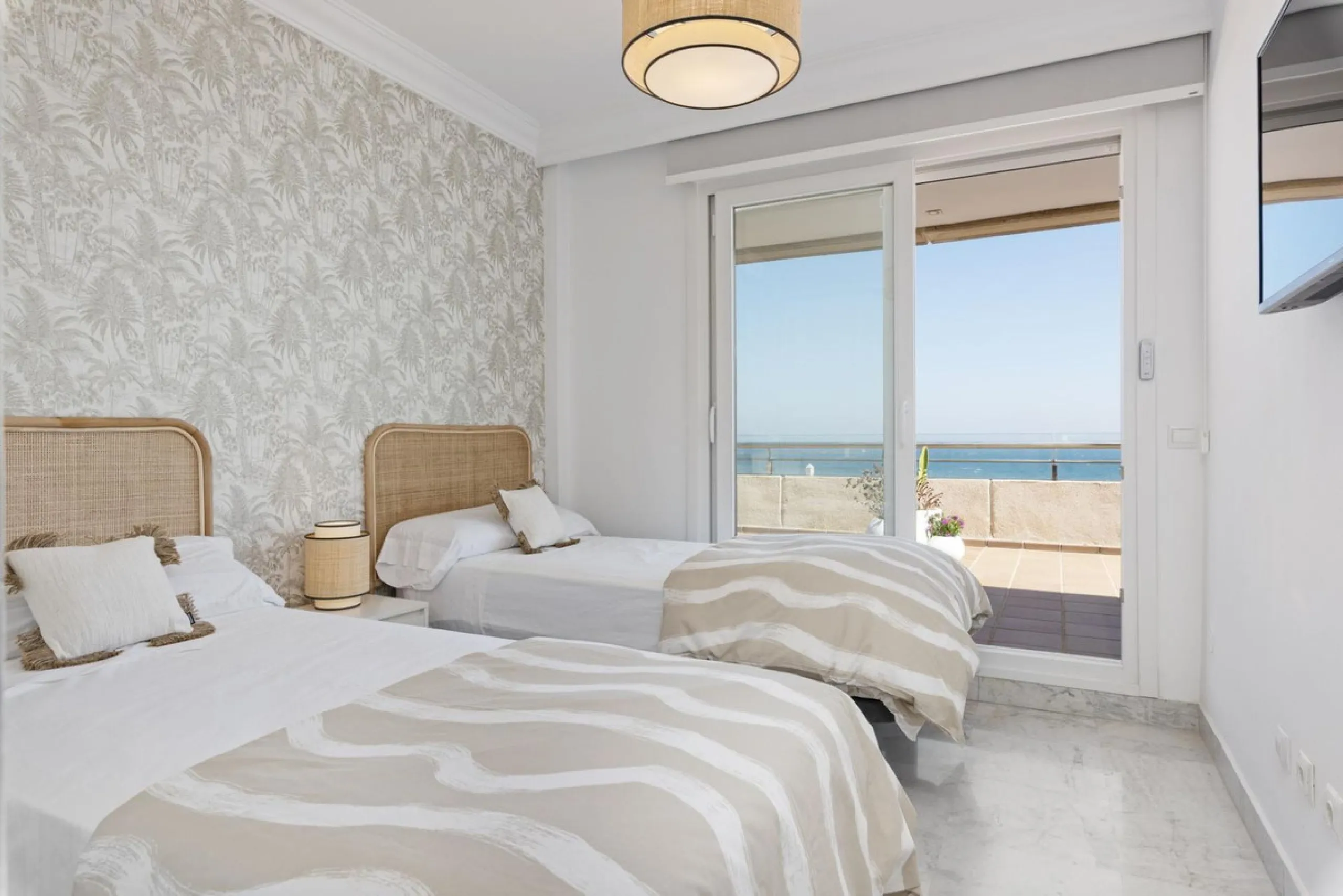 !Discover one of a kind exquisite Penthouse!,