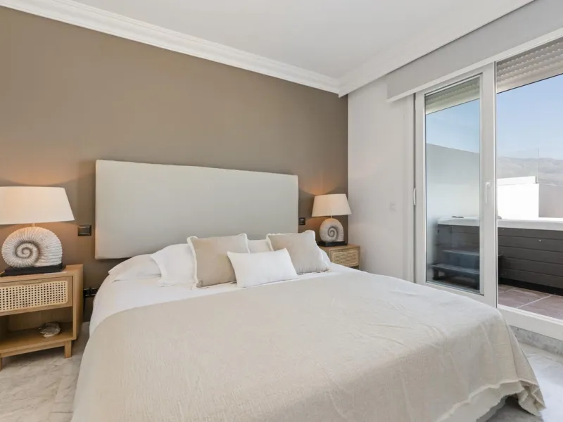 !Discover one of a kind exquisite Penthouse!,