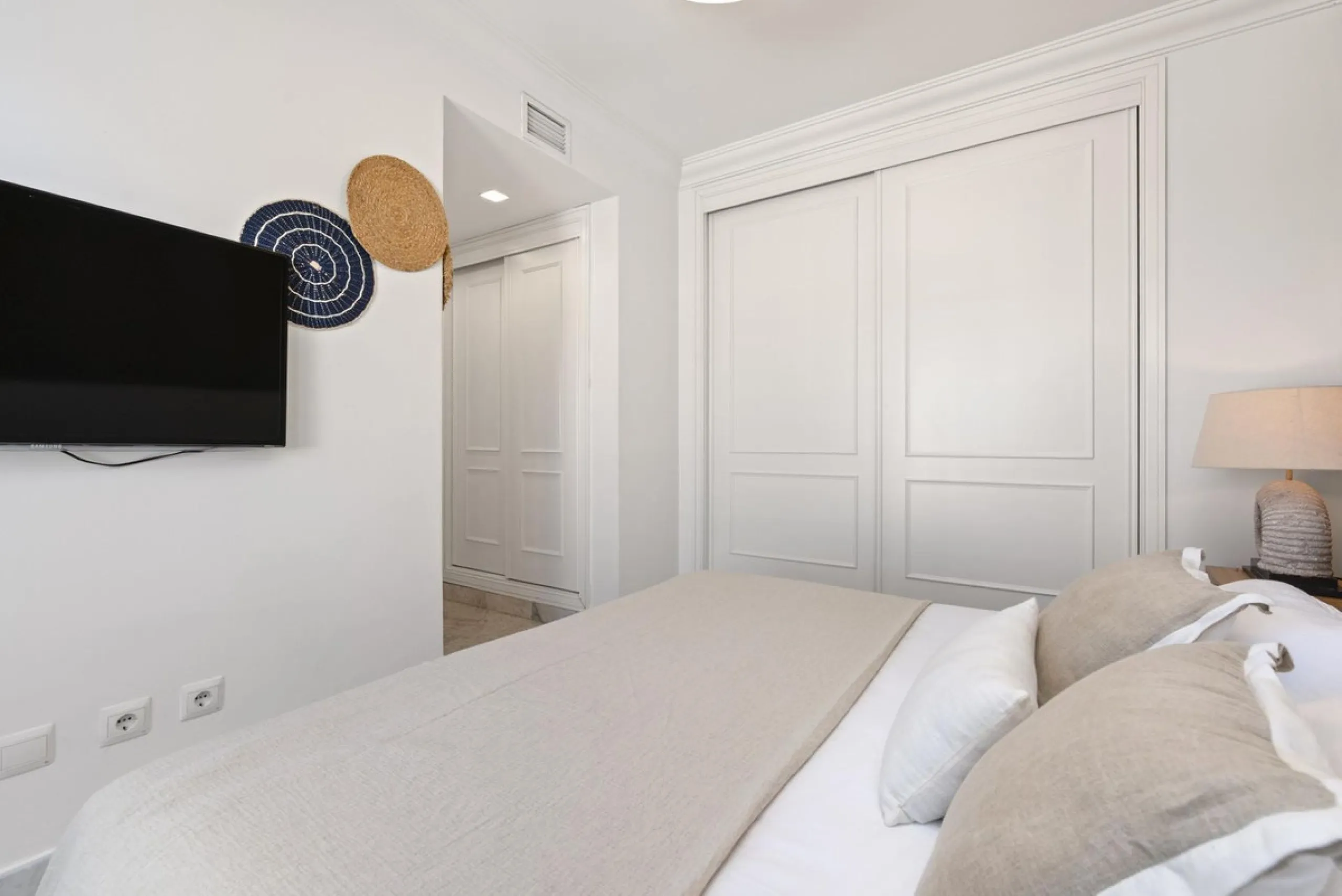 !Discover one of a kind exquisite Penthouse!,