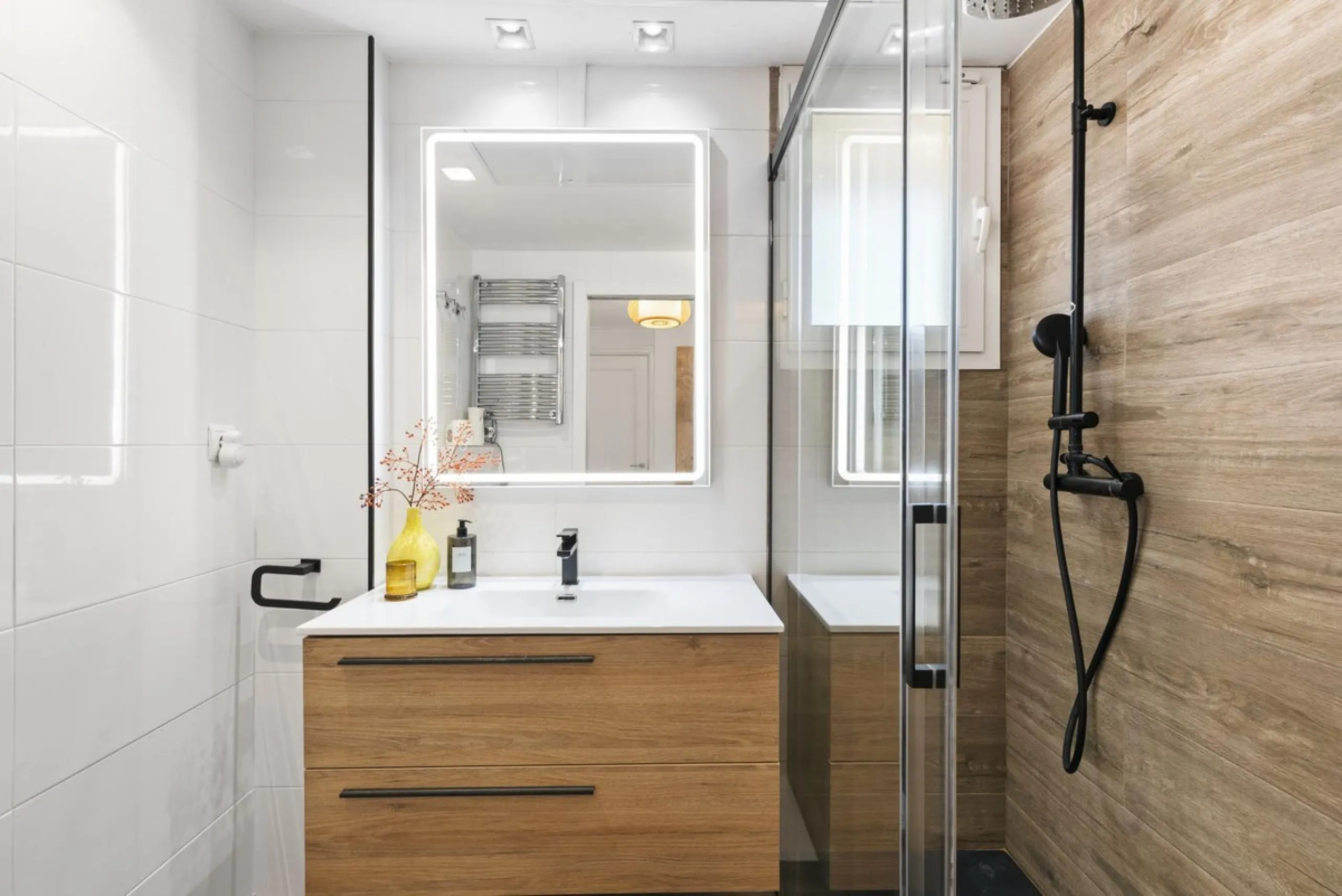 !Discover one of a kind exquisite Penthouse!,
