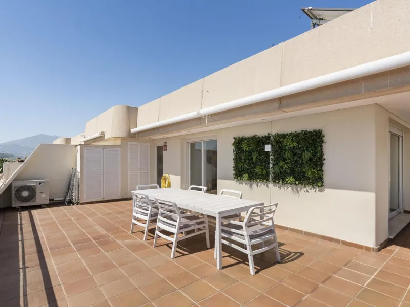 !Discover one of a kind exquisite Penthouse!,
