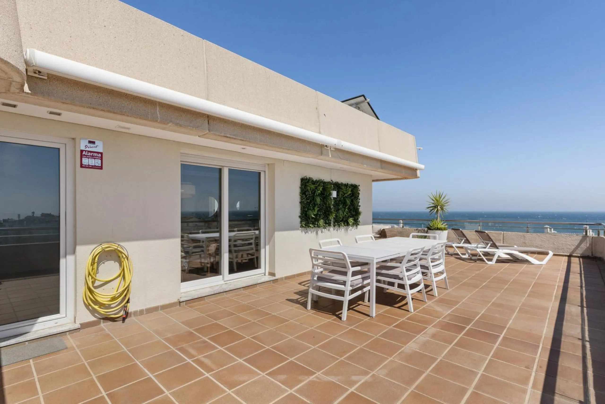 !Discover one of a kind exquisite Penthouse!,