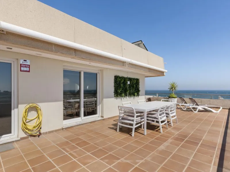 !Discover one of a kind exquisite Penthouse!,