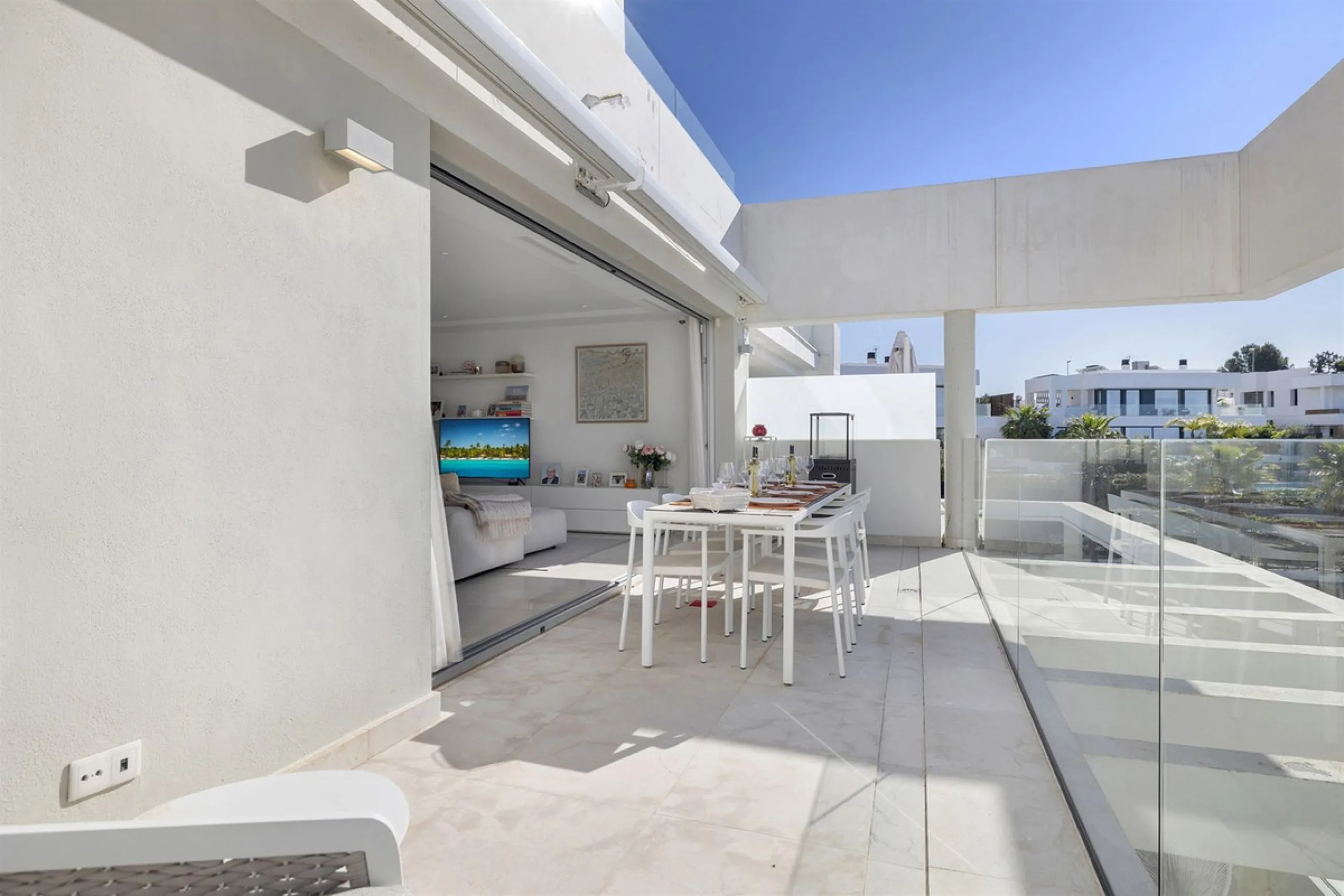 ICONIC SOUTH-FACING DUPLEX PENTHOUSE WITH PRIVATE SOLARIUM & POOL FOR SALE